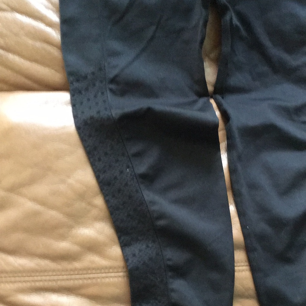 Fabletics capris - Picture 2 of 4